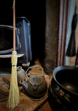 BroomLONG HANDLE FIREPLACE BROOM - Black & Natural Corn Straw Amish Hand BrushAmishbroomSaving Shepherd