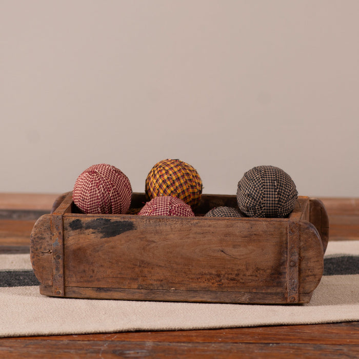 Decorative Trays13-Inch Vintage Reclaimed-Wood Brick MoldCategory: Decorative TraysFinish: Vintage WoodSaving Shepherd