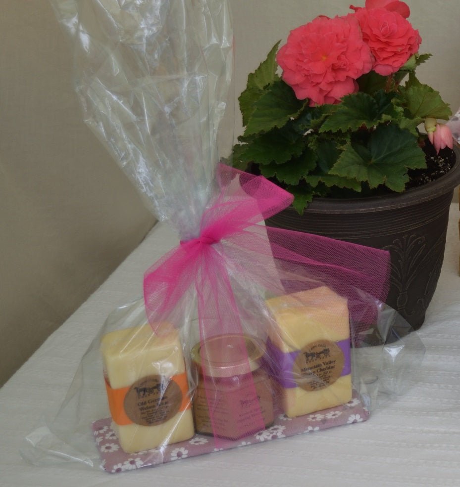 MOTHER'S SURPRISE CHEESE BASKET Amish Artisanal